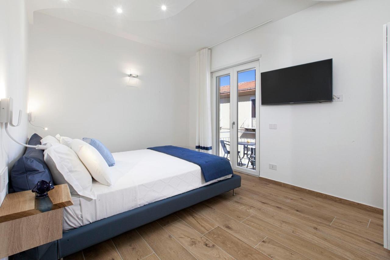 Yourhome - Lidia Rooms & Suites Сорренто Экстерьер фото